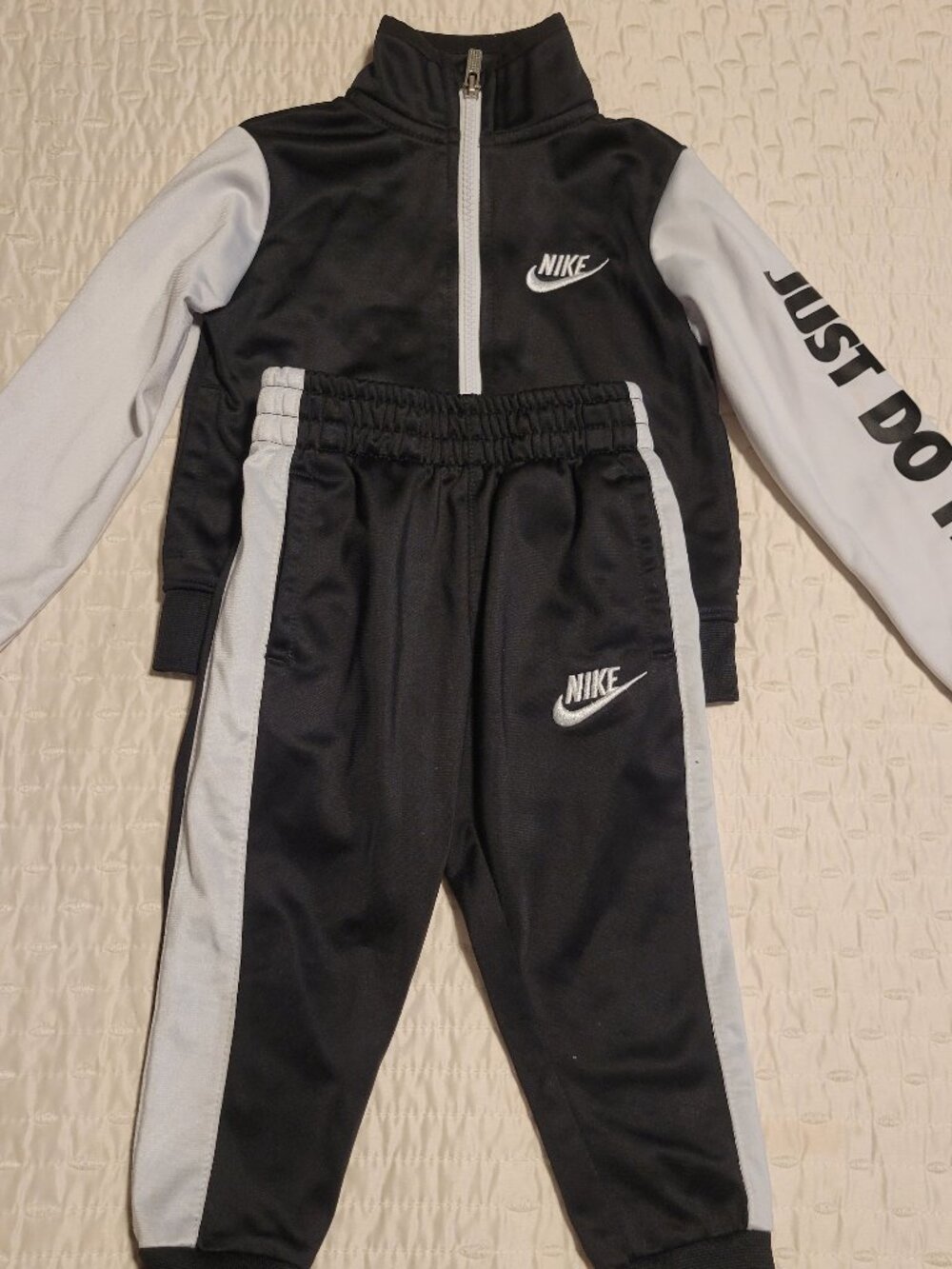 Nike Black & White 2-piece Track Suit Toddler Boys 2T